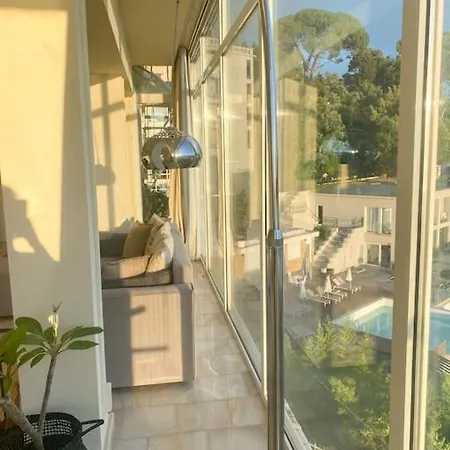 View Stylish Penthouse *