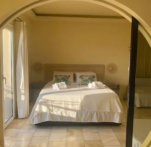 View Stylish Penthouse Semesterbostad