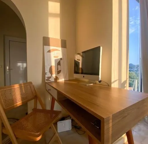 View Stylish Penthouse * 帕拉马