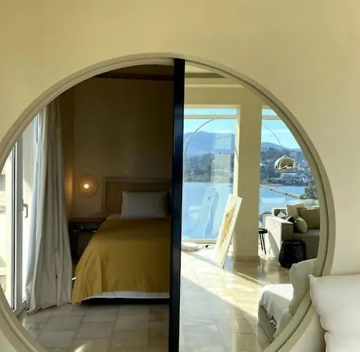 View Stylish Penthouse *