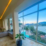 View Stylish Penthouse Pérama