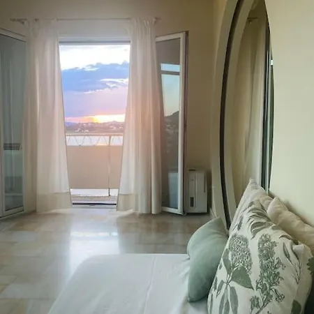 Дом отдыха View Stylish Penthouse Перама
