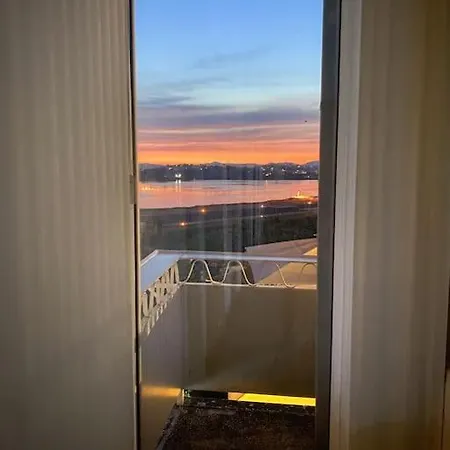 View Stylish Penthouse Дом отдыха *