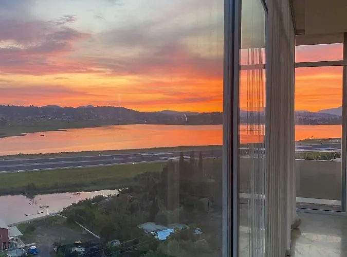 View Stylish Penthouse Feriehus
